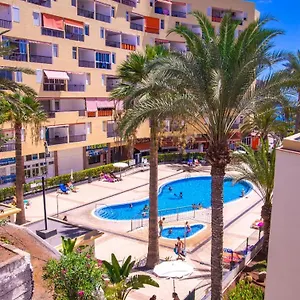 https://los-cristianos-el-carmen.tenerifehoteles.net